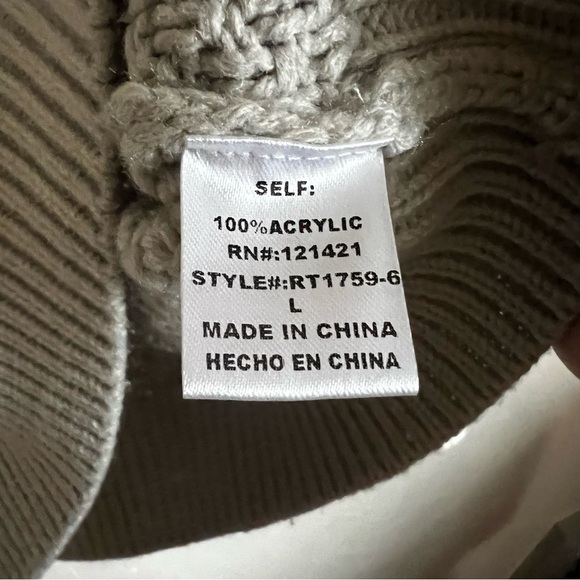 Ellison Gray Cable Knit Wide Sleeve Sweater - Picture 7 of 8